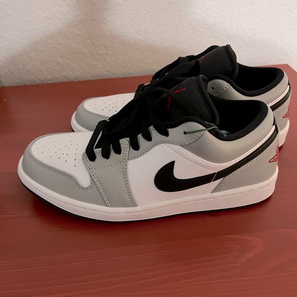Jordan 1 Low Wolf Grey main image 6